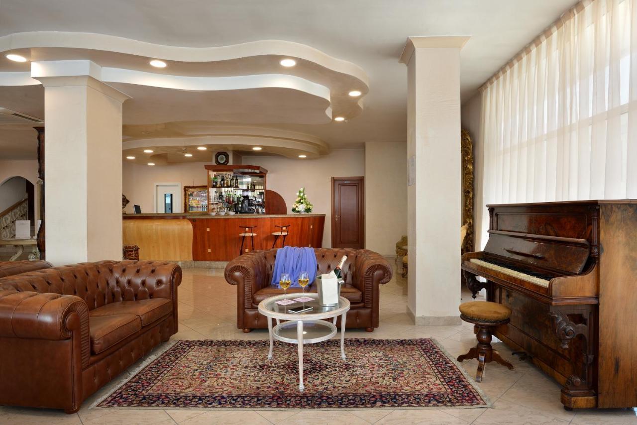Hotel Gaston Ρίμινι Εξωτερικό φωτογραφία